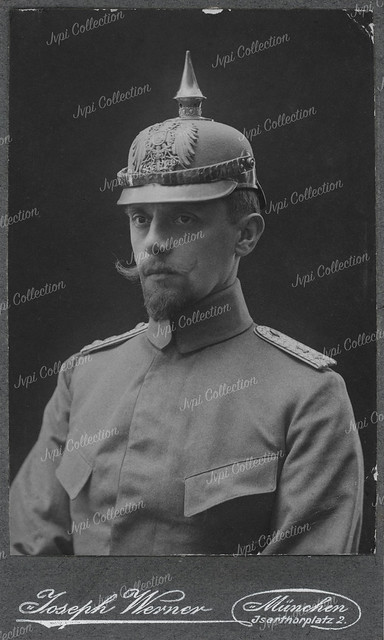Oberleutnant of the 1. Ostasiatisches Infanterie-Regiment