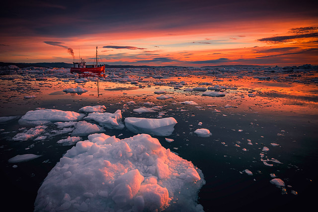 Midnight cruising to the Disko bay