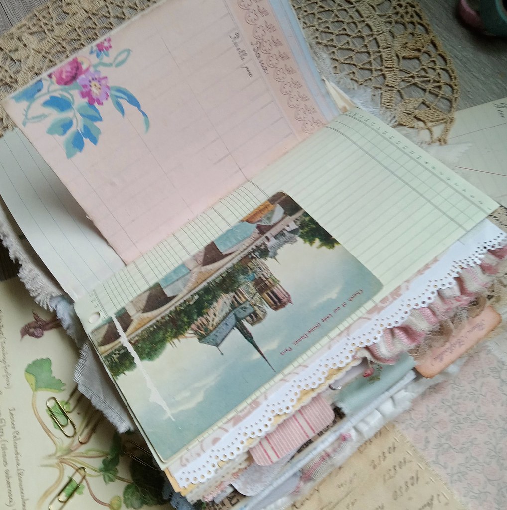 Rosalyn - 100% Handmade & Hand/slow-stitched Keepsake Journal