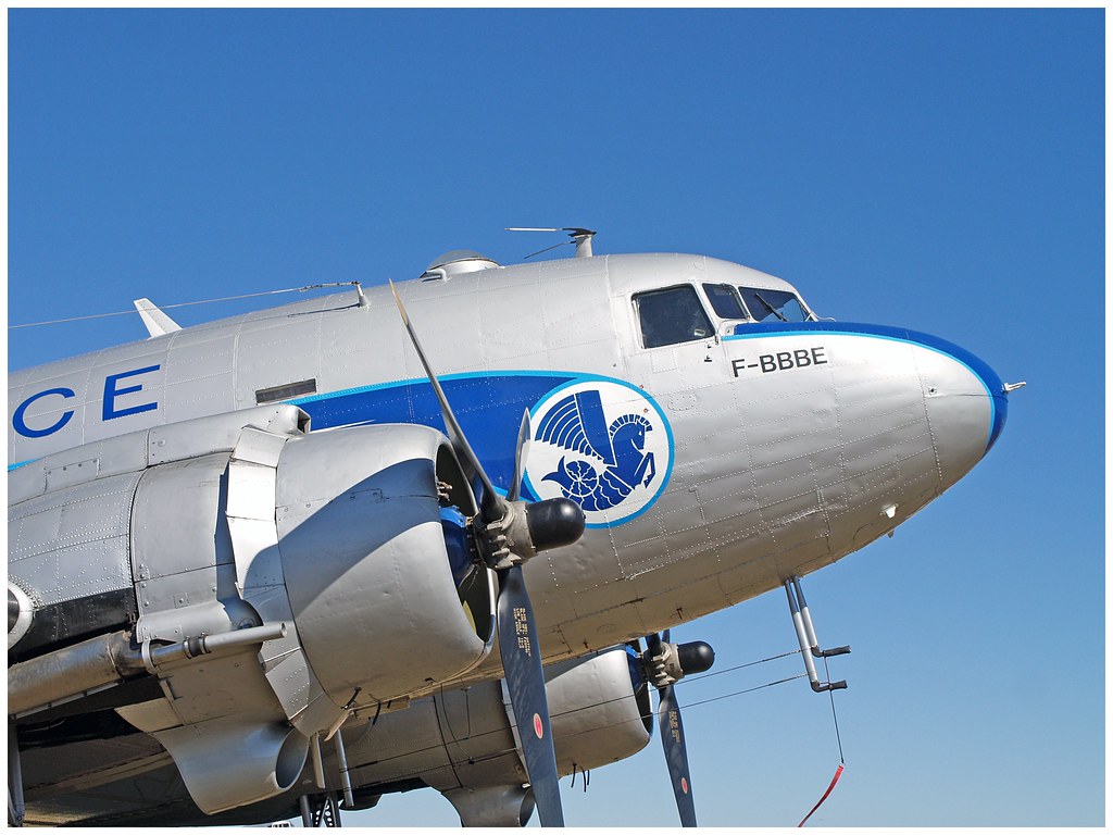 Douglas DC-3 (C-47 Skytrain/Dakota) F-AZTE