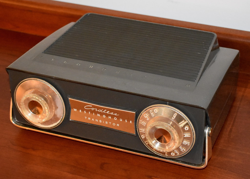 Vintage Westinghouse Cordless Transistor Radio, ModelH-621P6 (Charcoal Cabinet), AM Band, 6 Transistors, Made In USA, Circa 1957