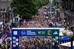 Pražský půlmaraton zlomí rekord, posouvá start a ladí trasu