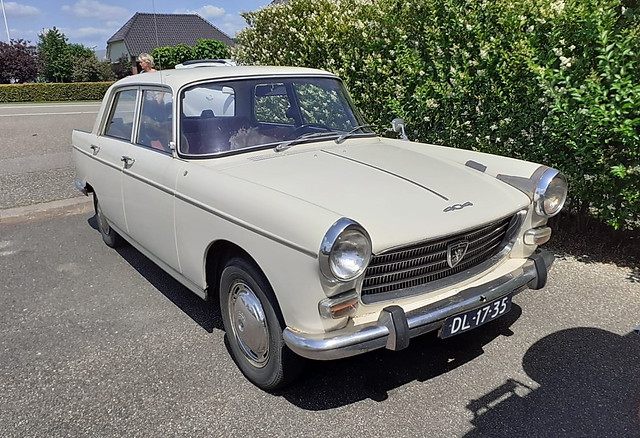 1966 Peugeot 404 DL-17-35