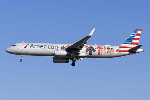 American Airlines Airbus A321 N162AA "Stand up to Cancer" at Los Angeles Airport LAX/KLAX
