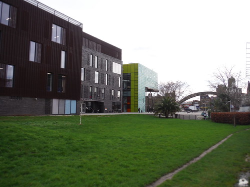 Mountview Drama School & Peckham Library at Peckham Basin SWC Short Walk 59 - Burgess Park (Elephant &amp; Castle)
