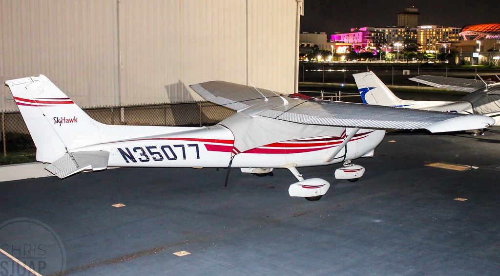 Private/Cessna 172'R' Sky Hawk II/N35077