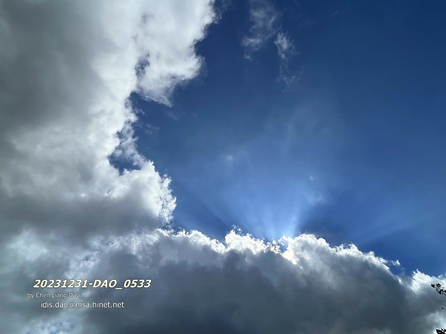 20231231-DAO_0533 空氣,蔚藍,背景,美麗,藍色,藍天,藍天雲,明亮,雲,雲,雲景,多雲,顏色,黑暗,天,戲劇性,景觀,光,自然,自然,射線,風景,天空,夏天,太陽,陽光,日落,宇宙,視野,天氣,白色