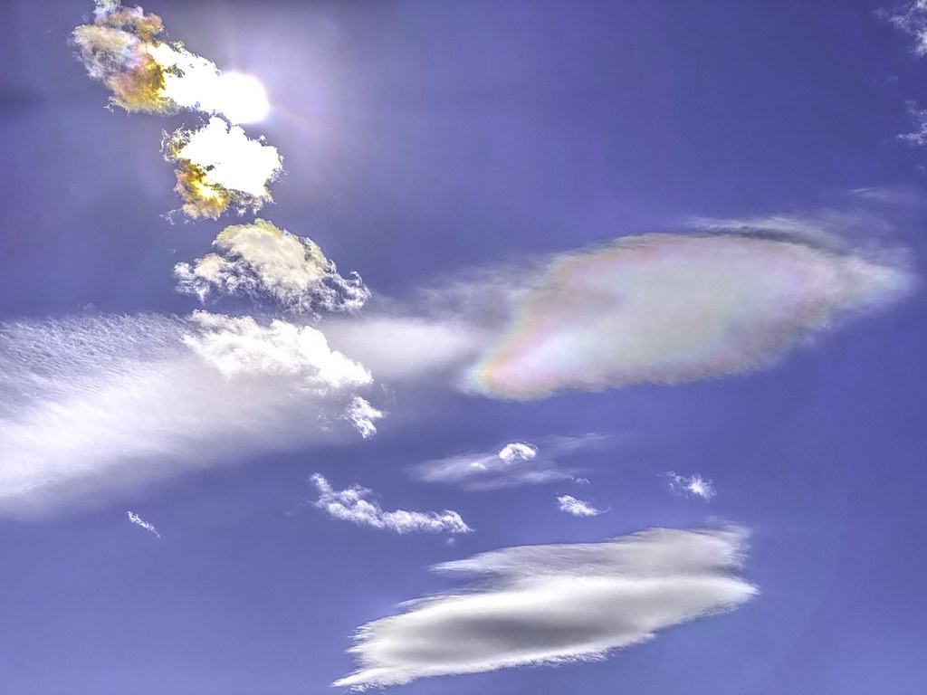 Sun Clouds Iridescence (Explored)