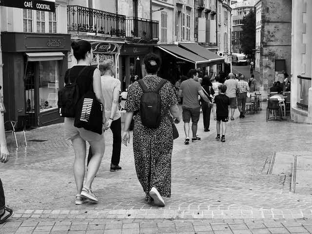 Shoppers in Poitiers