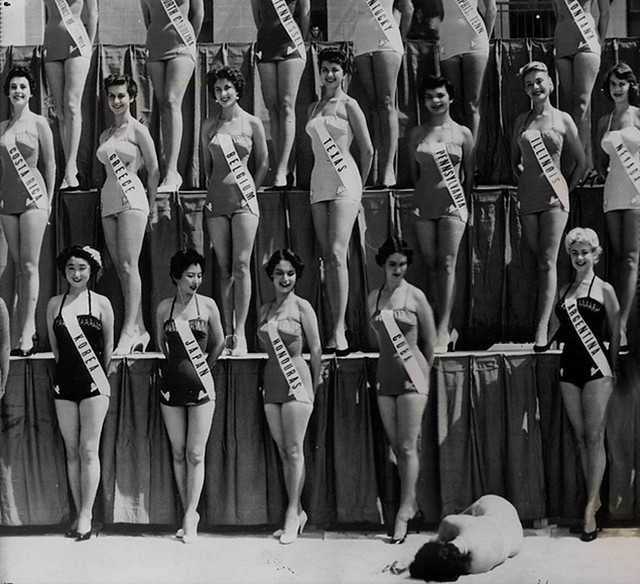 Group photo 073 - Miss Universe Contestant Collapses - 1954