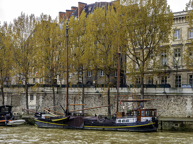 Sailing Barge, Paris