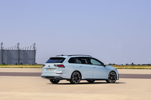 Volkswagen lança Golf Edition 50 que celebra meio século de vida do modelo