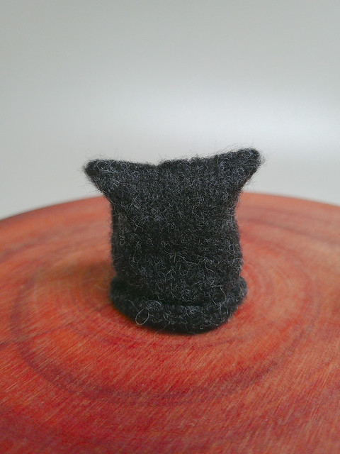 Handknitted cap for 1:6 scale dolls