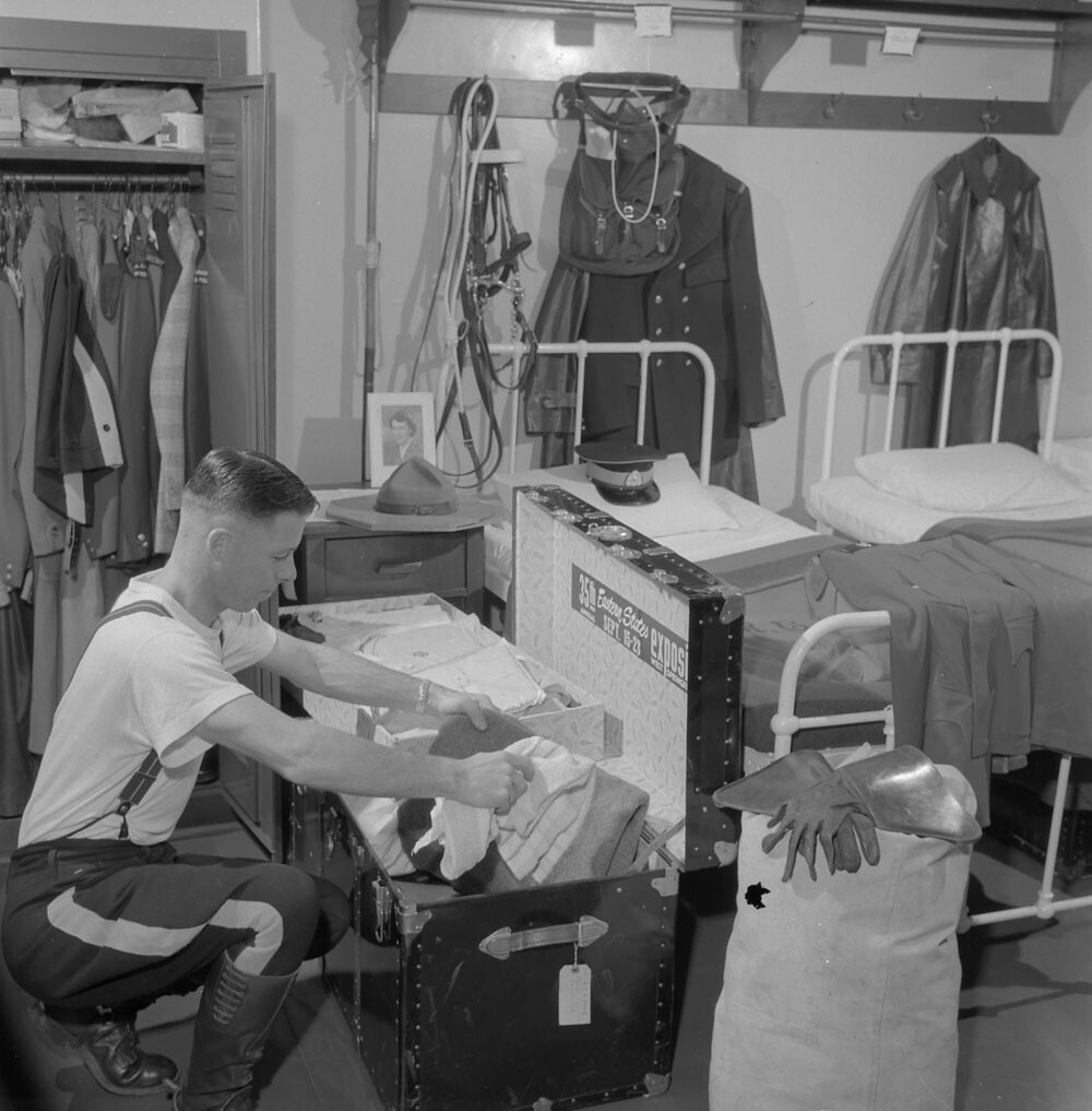 An RCMP dormitory / Un dortoir de la GRC