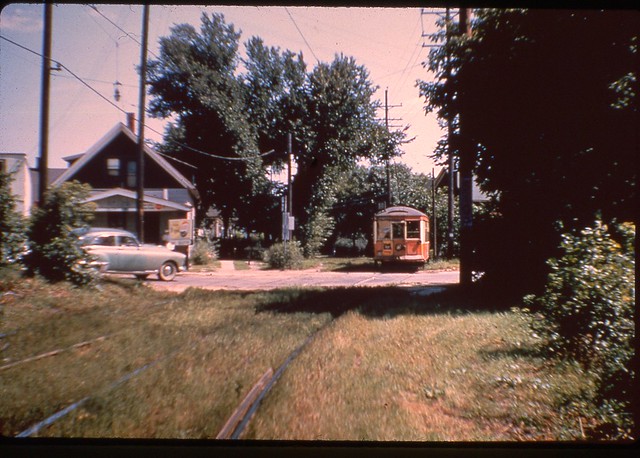 A TMST(TMER&L) trolley on the #10 line in Wauwatosa