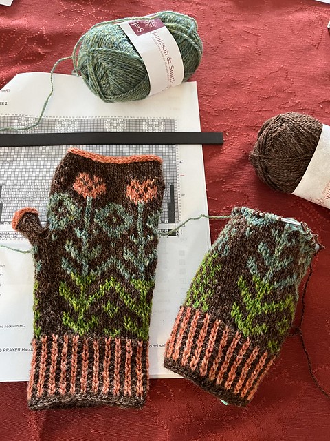 On Sunday, I had the right mitt finished and the left mitt started on my Gardener’s Prayer Handwarmers by Yamagara.