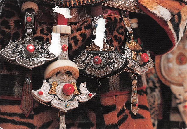 Tibetan traditional clothing