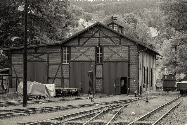 Sächsisches Schmalspurbahn-Museum Rittersgrün: Lokschuppen im ehemaligen Bahnhof Oberrittersgrün.