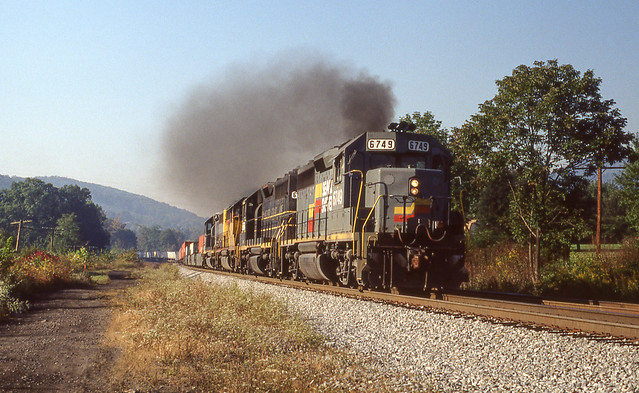 CSX @ Mount Savage Junction, MD on 10-03-1992.