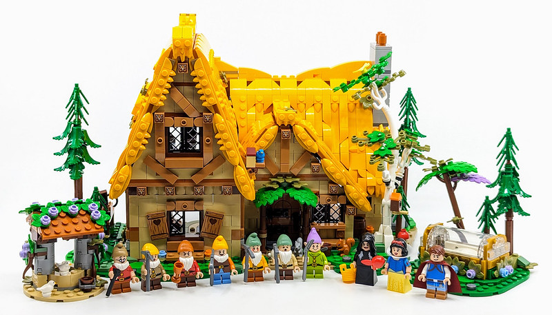 43242: Snow White & The Seven Dwarfs' Cottage Review