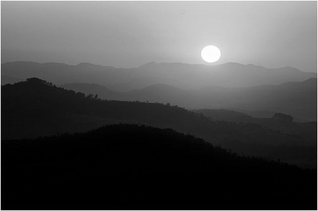 Nascer do sol na Serra do Caçador - Boa vista - Sul de Minas - MG - Brasil