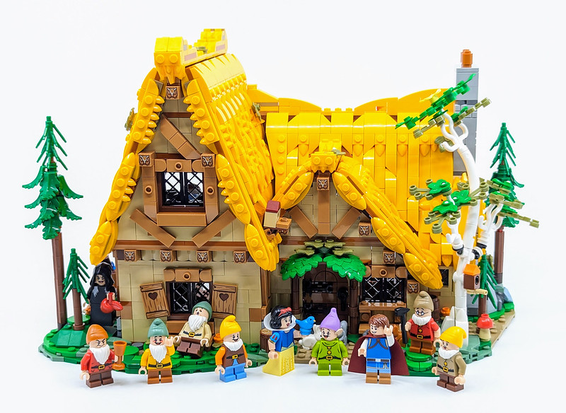 43242: Snow White & The Seven Dwarfs' Cottage Review