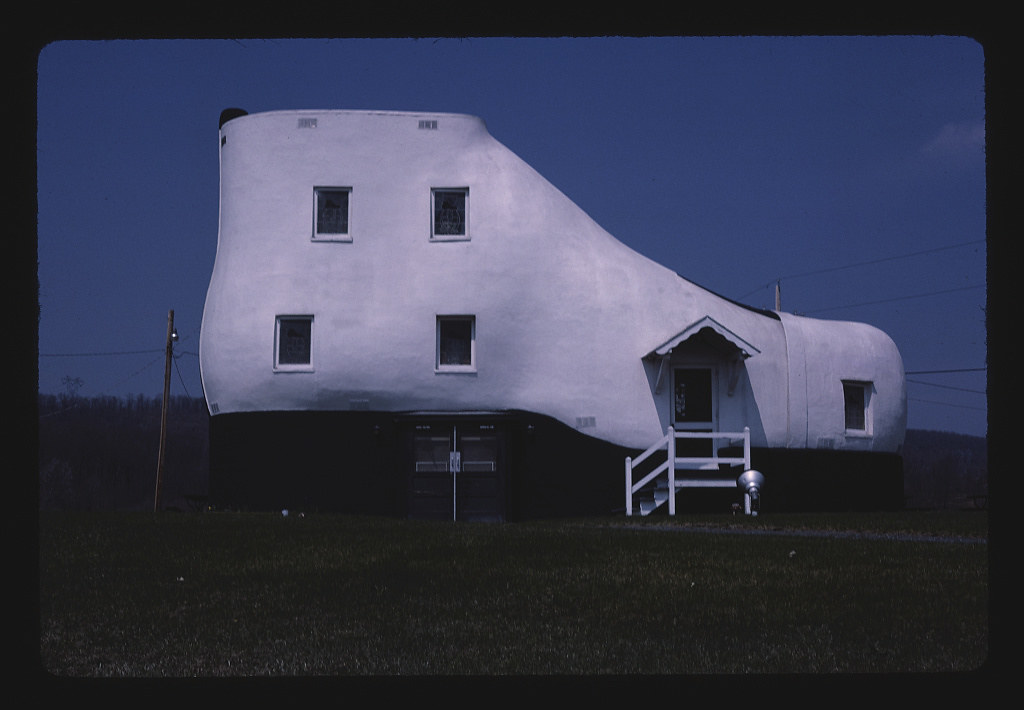 Haines Shoe Building, Hallam, Pennsylvania (LOC) | Margolies… | Flickr