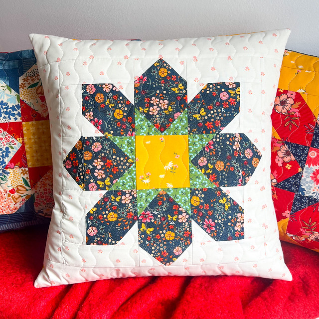 Quilted Sawtooth Flower Pillows-5