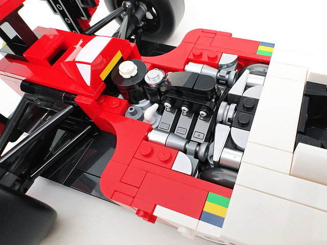 LEGO Icons McLaren MP4/4 & Ayrton Senna (10330)