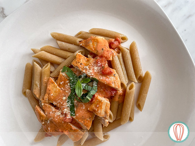 Pasta with Tomato and Basil Sauce
