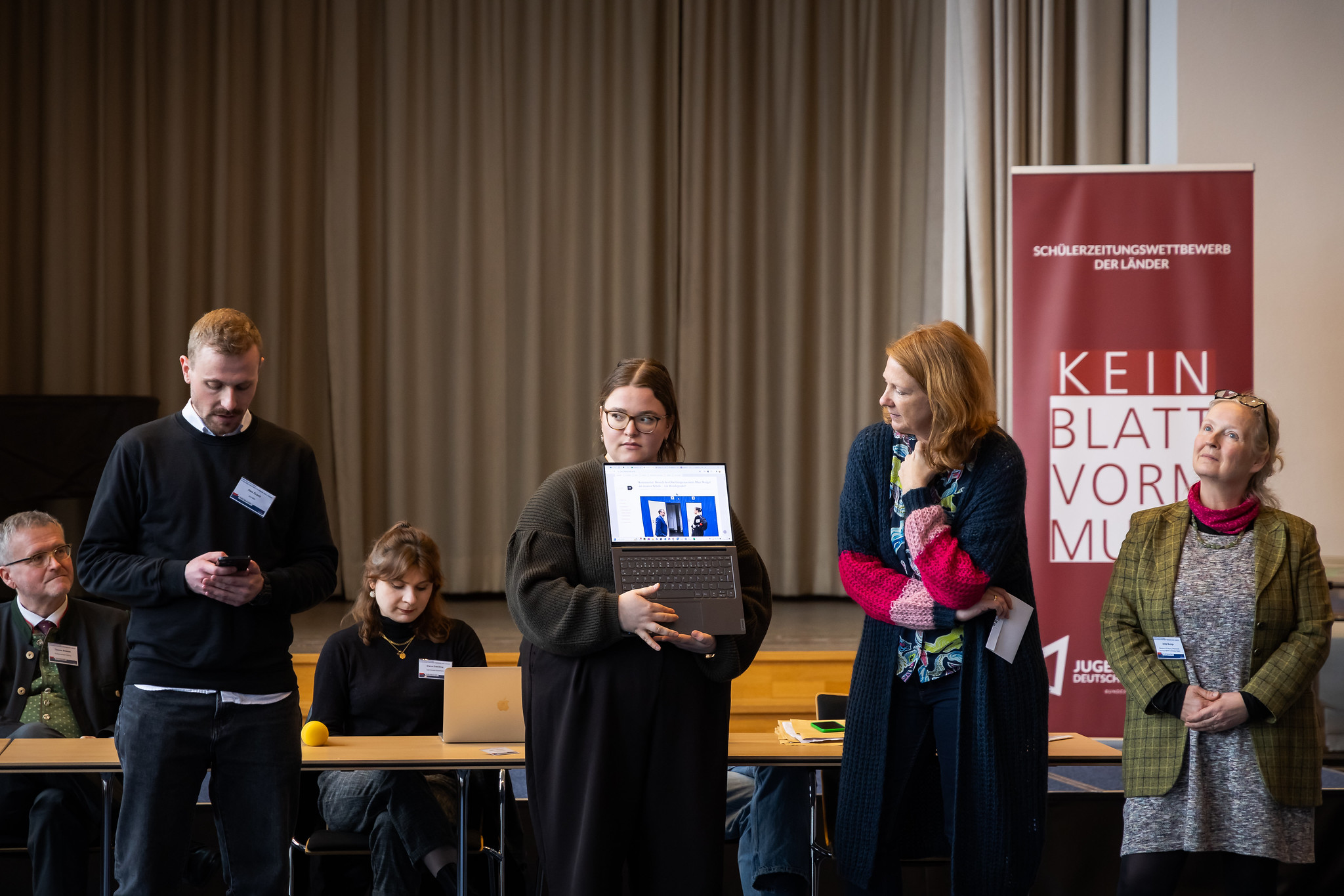Unsere Schülerzeitung bei der Jurysitzung im Hamburg (Foto: Jugendpresse Deutschland)