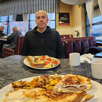 Huge breakfast time at one of the many American diners you come across in New York State and/or Ontario. February 2024 Market Diner at Lakefront, Syracuse, a family-owned vintage diner with a mural of &#039;50s-era stars serves up American comfort food.