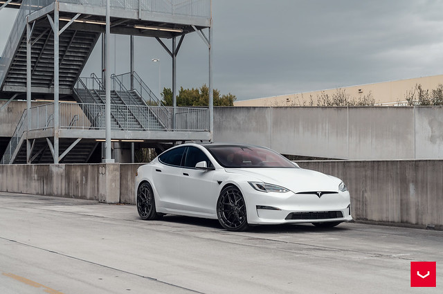 Tesla Model S Plaid - HFX Series - HFX-1 - © Vossen Wheels 2024 - 14