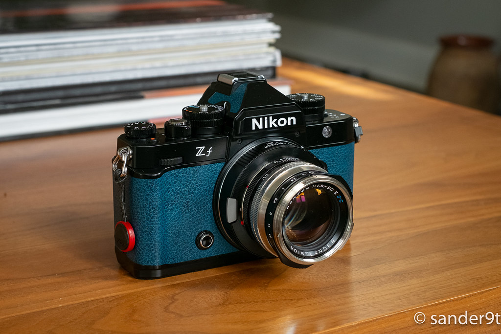 Mirrorless form factor at its best