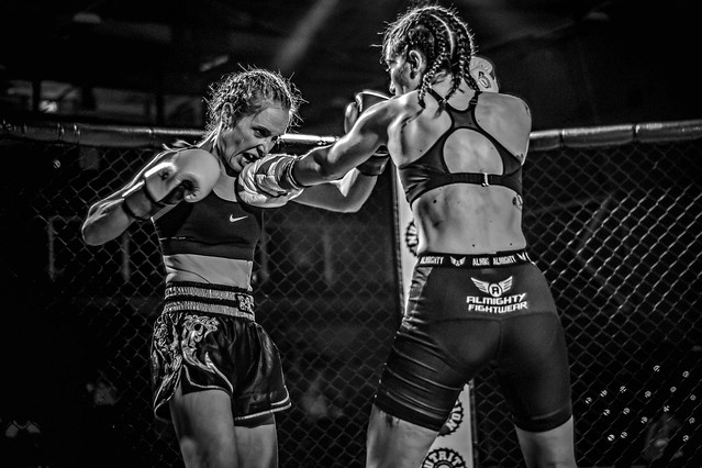 Women MMA and K1 Cagefighting