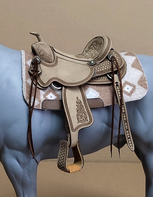 1:6 western saddle