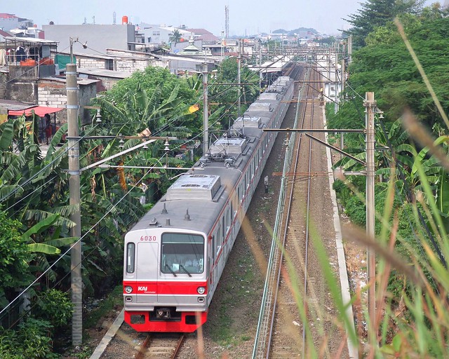 Tokyo Metro 6030 departuring Pesing station to Tangerang.
