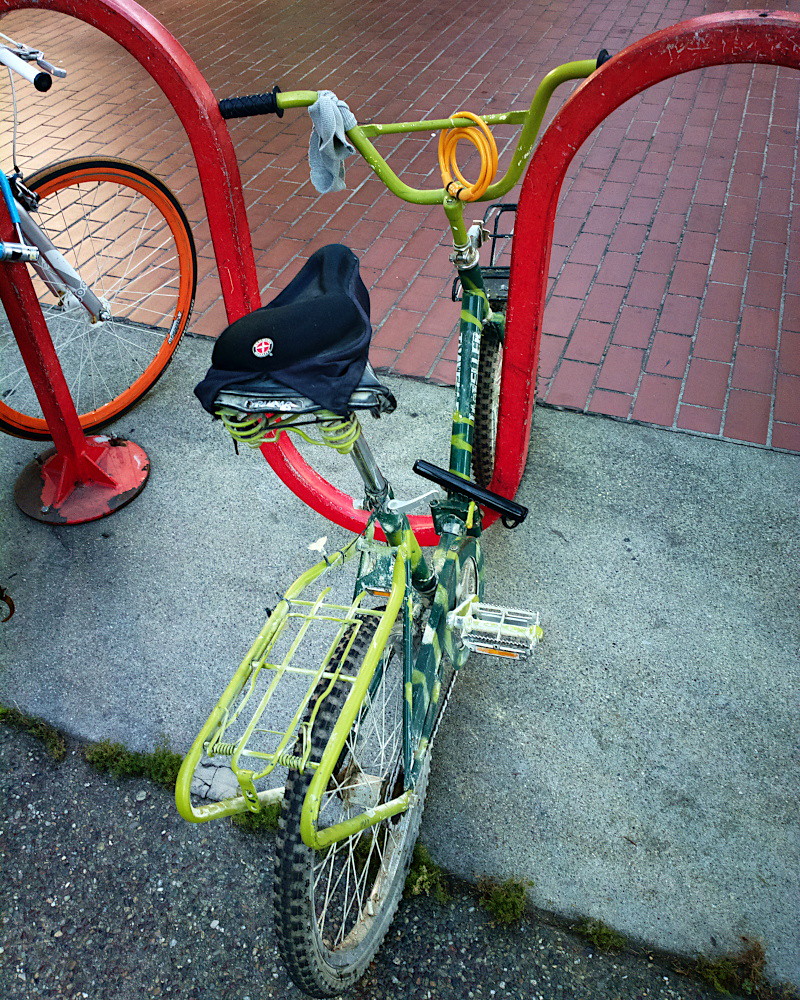 20160808 green-folder-bike-bart-bike-rack