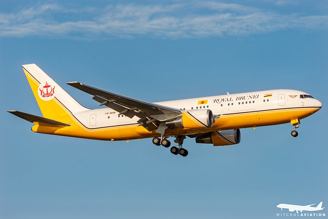 Brunei Government | V8-MHB | Boeing 767-27G(ER) | Melbourne International Airport (MEL/YMML)