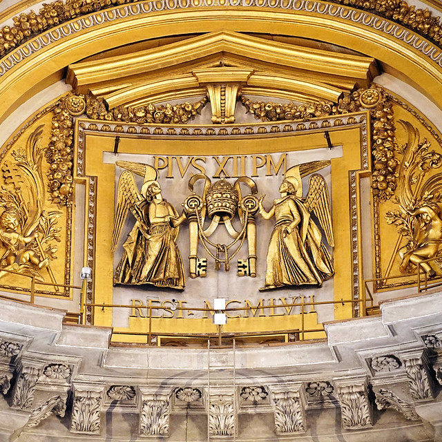 Angels with Papal Symbols