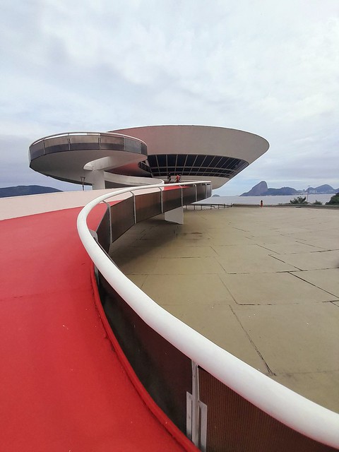 Museo de Arte Contemporáneo de Niterói - Oscar Niemeyer 1990