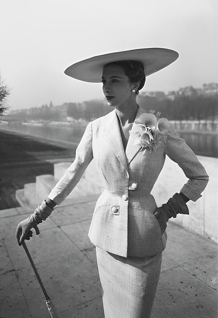 Pierre Balmain Collection Haute Couture Printemps/Été 1953.
