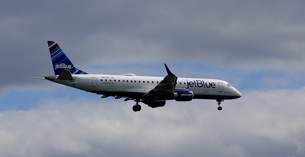 JetBlue coming in