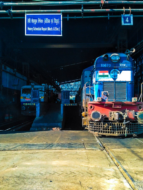 ALCO DL560C ET WDM-3A 18670 resting in Itarsi diesel loco shed