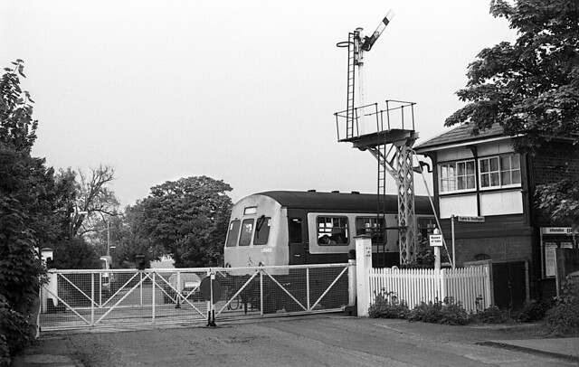 Bescar Lane signal box. June 1991.