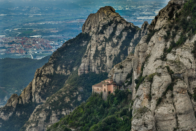 Abadia de Montserrat (https://abadiamontserrat.cat)