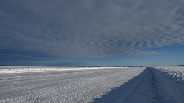 driving by car over the frozen Bothnian Sea is surreal but fun (Lulea)