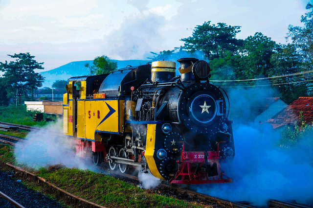 Nilgiri Steam Locomotive  X37393 Aryabatta