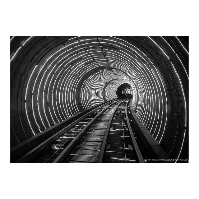 Circle Journey: Through the Bund Tunnel