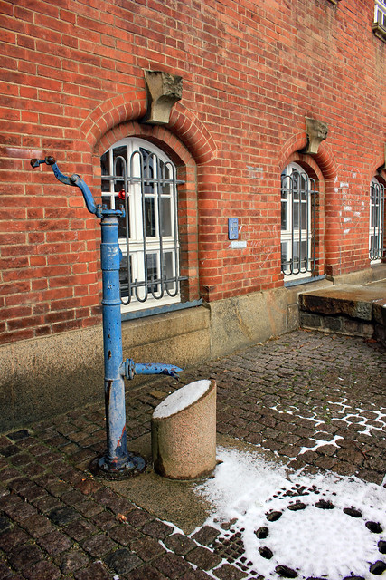 Wasserpumpe Rathausplatz Kiel (02)